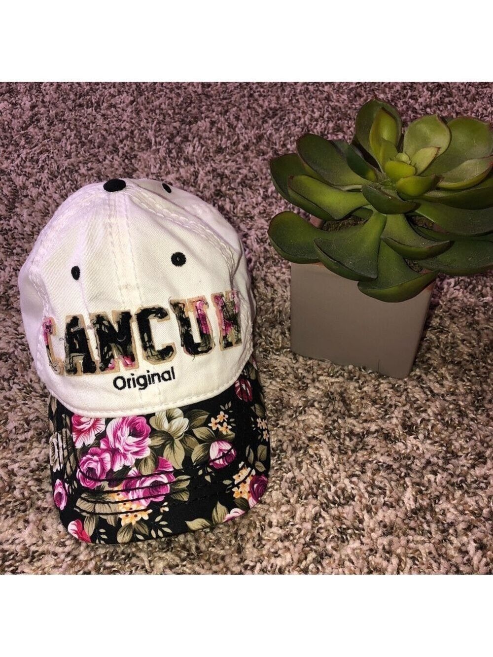 Robin Ruth Floral Cancun Women's Cap - White and Black